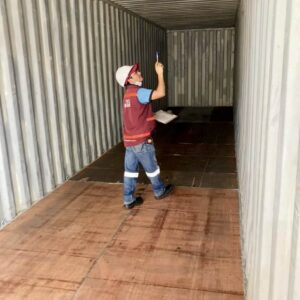 Revisión de contenedor vacío en patios de contenedores